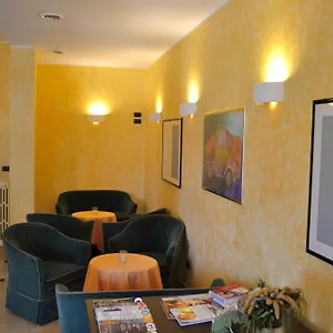 3* Hotel 2000